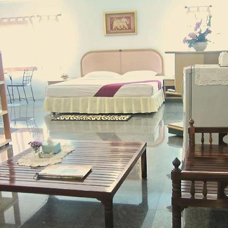 Regent Silom Otel Bangkok Dış mekan fotoğraf