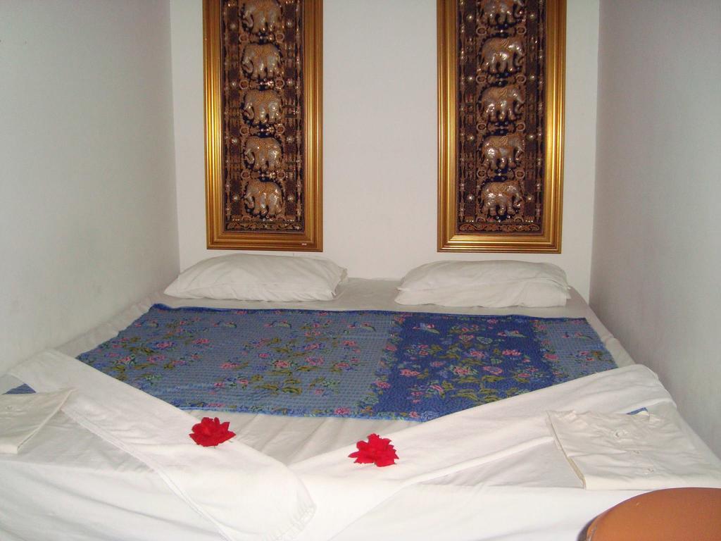 Regent Silom Otel Bangkok Dış mekan fotoğraf